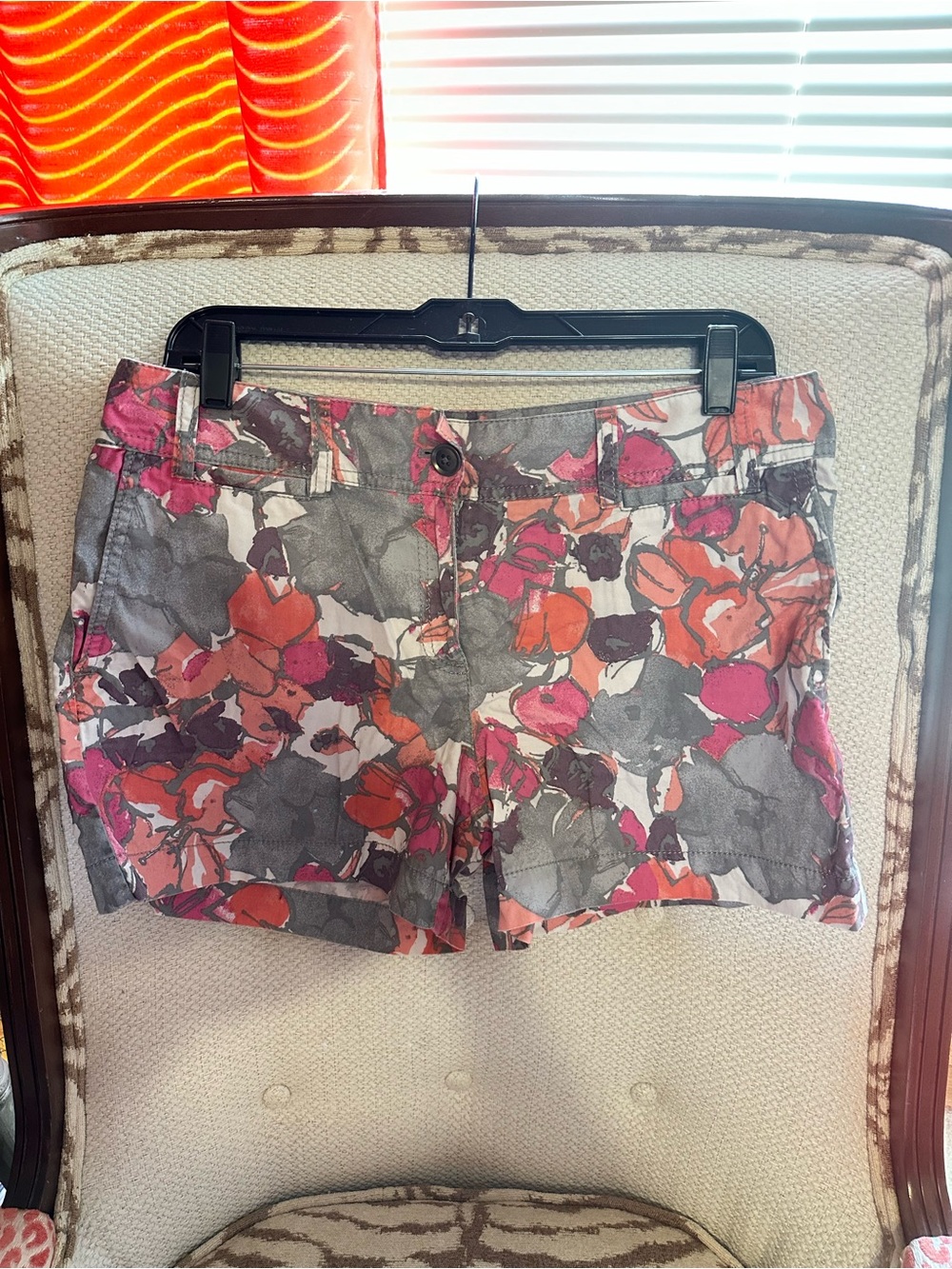 Loft Floral Print Women’s Casual Shorts - Pink & Gray